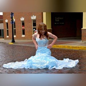 Prom dress only wore once bought for 800 asking 500